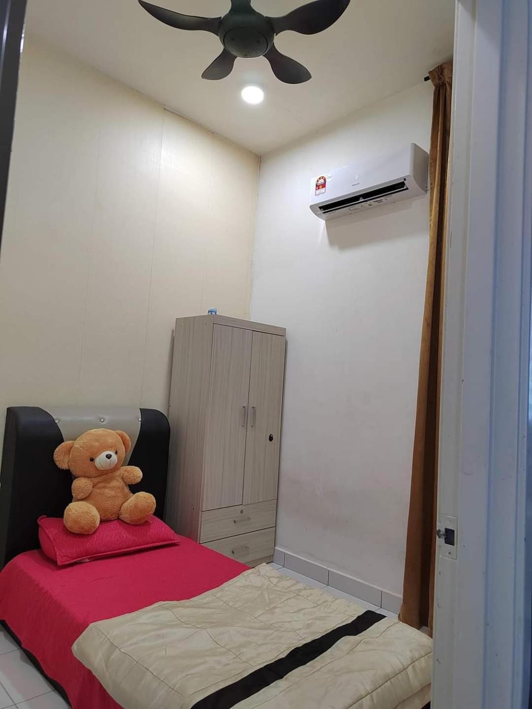 Homestay Greenway Pasir Gudang Esterno foto