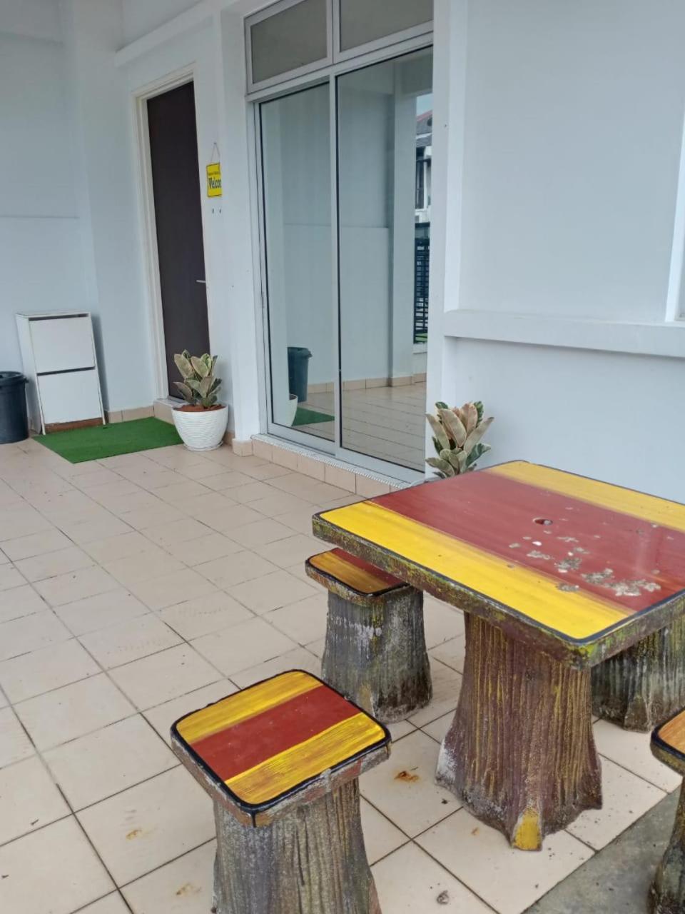 Homestay Greenway Pasir Gudang Esterno foto